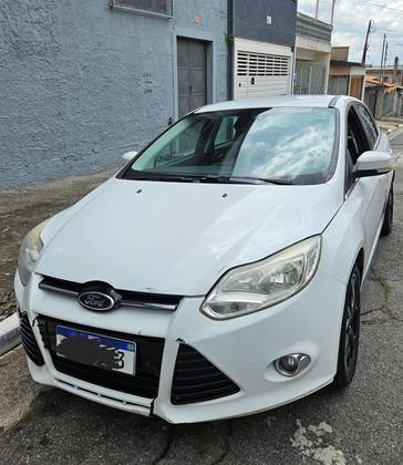 FORD FOCUS 2.0 TITANIUM SEDAN 16V FLEX 4P POWERSHIFT FORD FOCUS 2.0 TITANIUM SEDAN 16V FLEX 4P POWERSHIFT